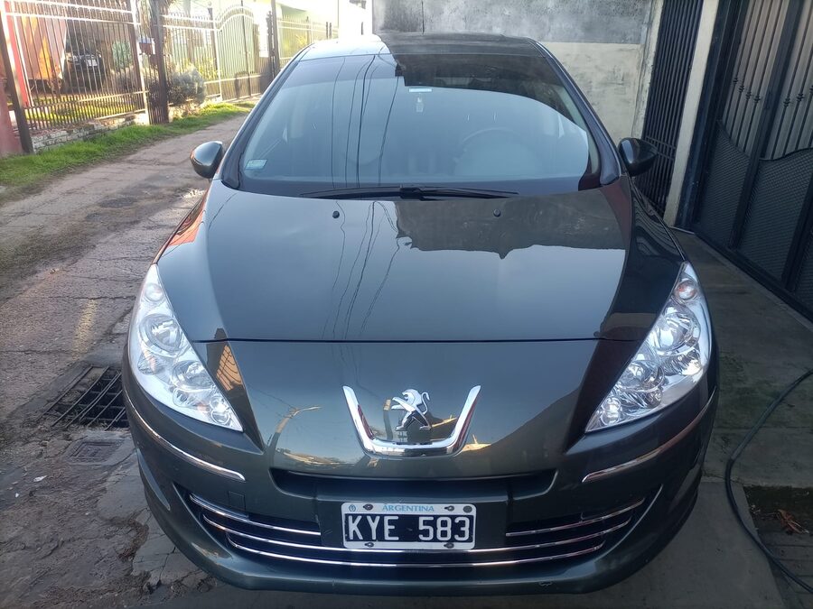 Vendo Peugeot 408 Allure + Nav 2012. No permuto