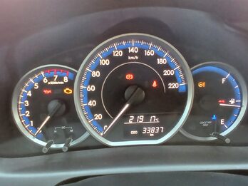 Vendo Yaris Sedan XLS Impecable. 2024. 34.000 km.