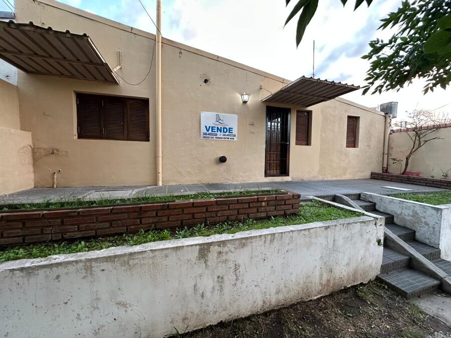 CASA EN VENTA. BARRIO ROCAMORA II.