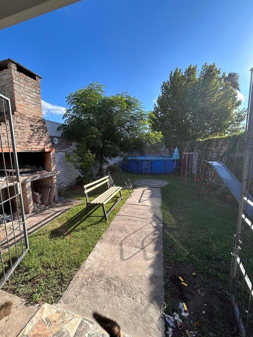 Casa 3 dormitorios 2 baños Alejo Peyret APTA CREDITO