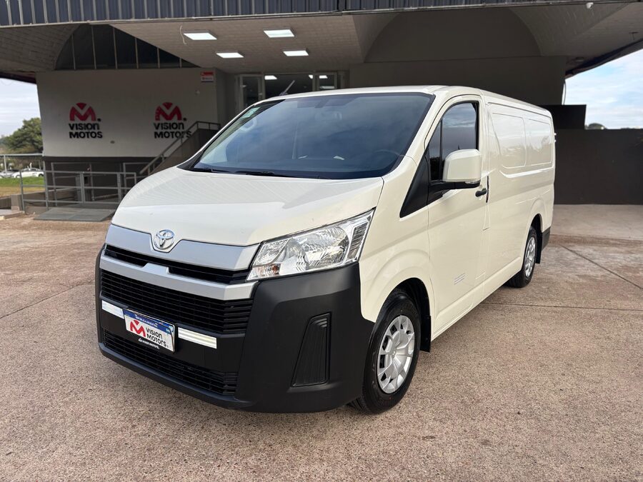 TOYOTA HIACE L1H1 2.8 TDI AT. Recibo vehículos de menor y mayor valor