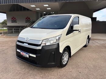 TOYOTA HIACE L1H1 2.8 TDI AT. Recibo vehículos de menor y mayor valor