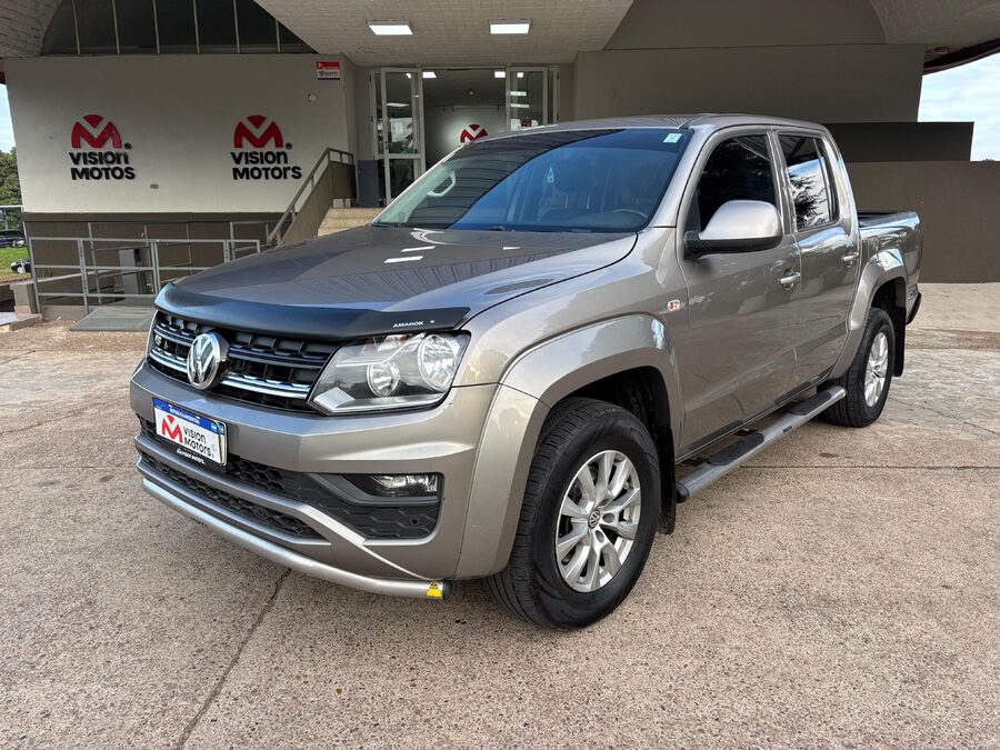 VOLKSWAGEN AMAROK V6 COMFORTLINE 4x4 AT. Recibo vehículos.