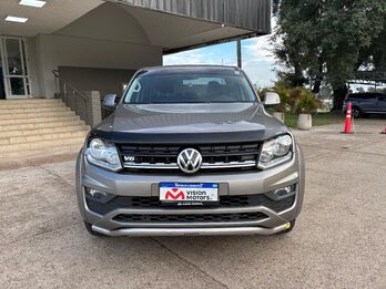 VOLKSWAGEN AMAROK V6 COMFORTLINE 4x4 AT. Recibo vehículos.