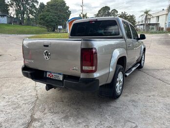 VOLKSWAGEN AMAROK V6 COMFORTLINE 4x4 AT. Recibo vehículos.