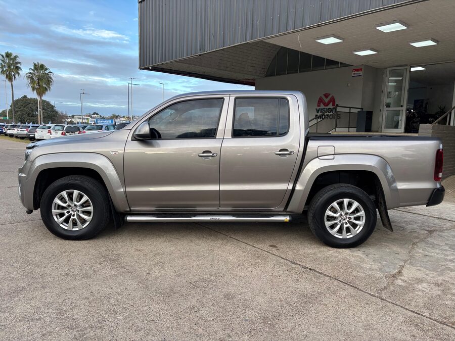 VOLKSWAGEN AMAROK V6 COMFORTLINE 4x4 AT. Recibo vehículos.