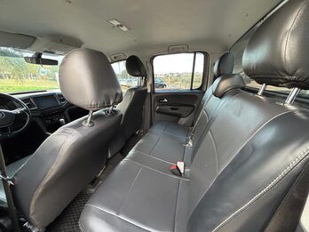 VOLKSWAGEN AMAROK V6 COMFORTLINE 4x4 AT. Recibo vehículos.