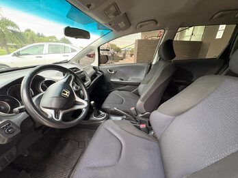 HONDA Fit LX-L. Recibo vehículos.