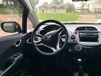 HONDA Fit LX-L. Recibo vehículos.