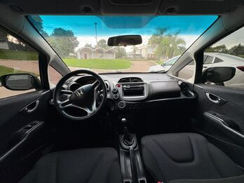 HONDA Fit LX-L. Recibo vehículos.