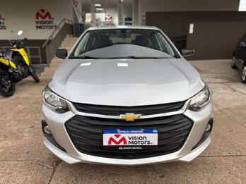 CHEVROLET ONIX PLUS 1.2 LT. Recibo vehículos.