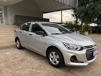 CHEVROLET ONIX PLUS 1.2 LT. Recibo vehículos.