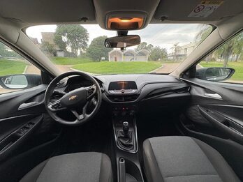 CHEVROLET ONIX PLUS 1.2 LT. Recibo vehículos.
