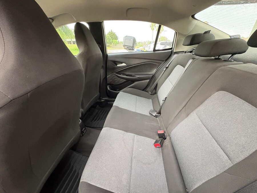 CHEVROLET ONIX PLUS 1.2 LT. Recibo vehículos.