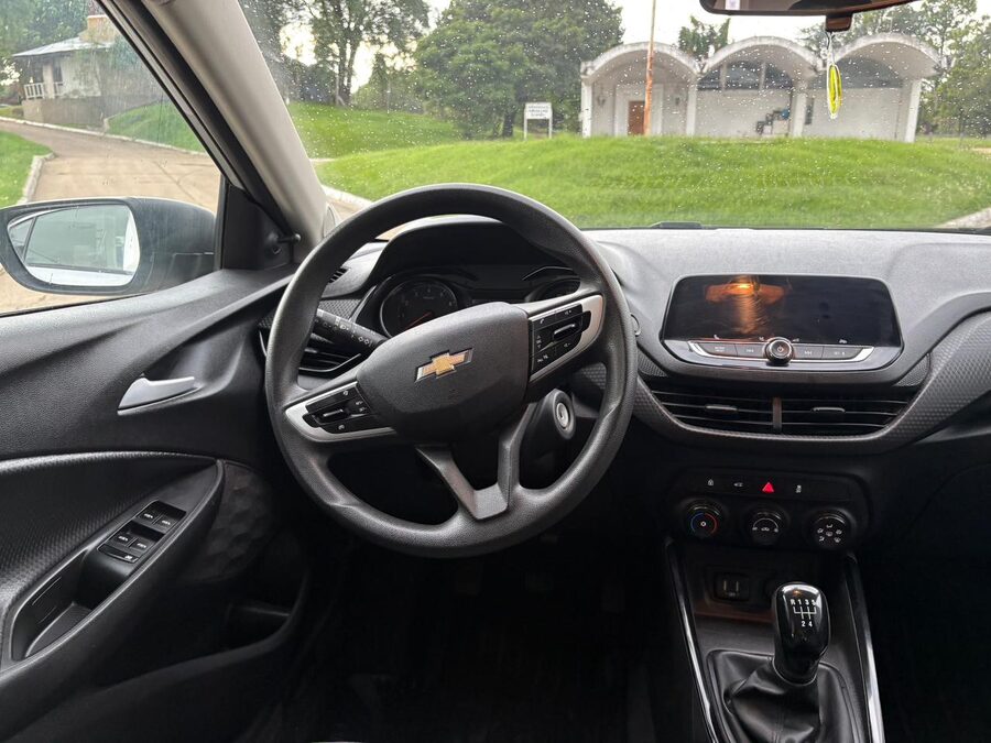 CHEVROLET ONIX PLUS 1.2 LT. Recibo vehículos.