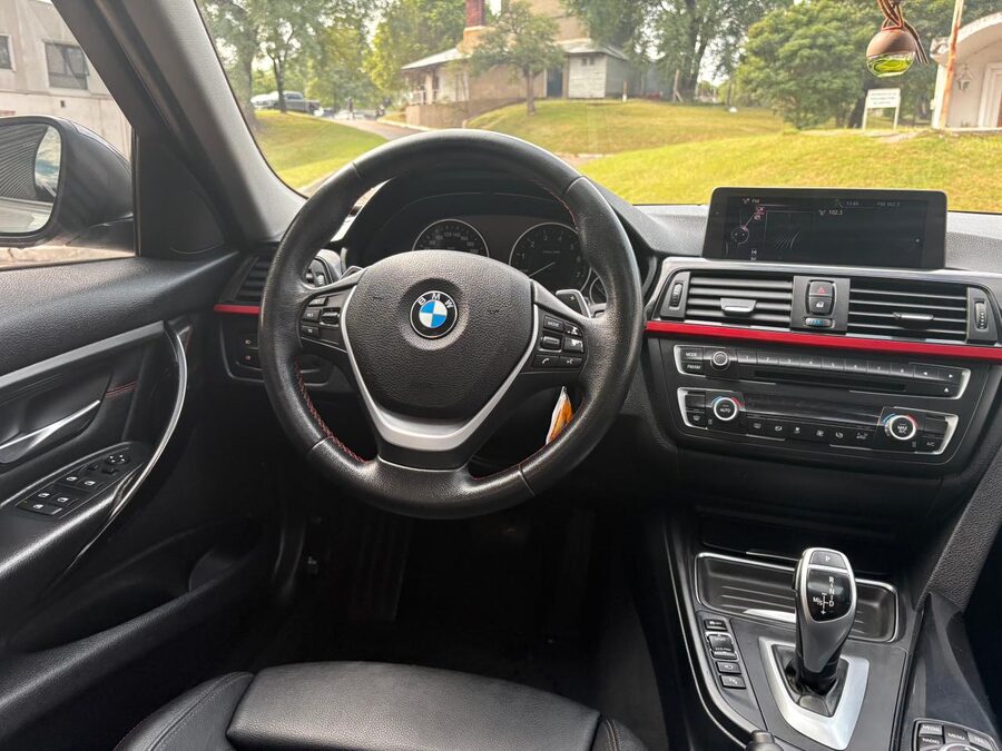 BMW 328I. Recibo vehÍculos.