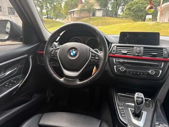 BMW 328I. Recibo vehÍculos.
