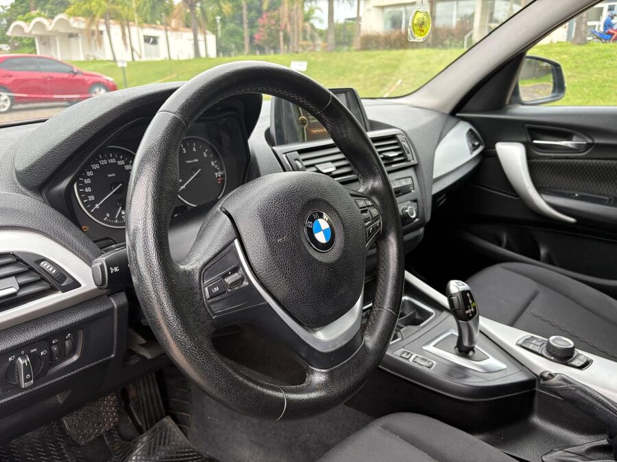 BMW 116i. Recibo vehÍculos.