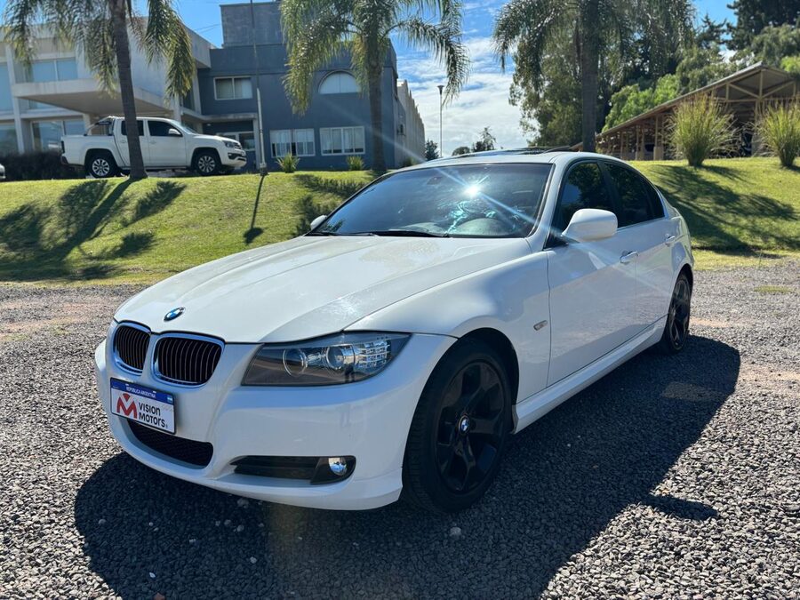 BMW 325I EXECUTIVE. Recibo vehículos de menor y mayor valor
