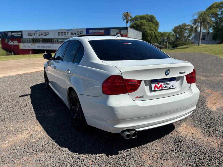 BMW 325I EXECUTIVE. Recibo vehículos de menor y mayor valor