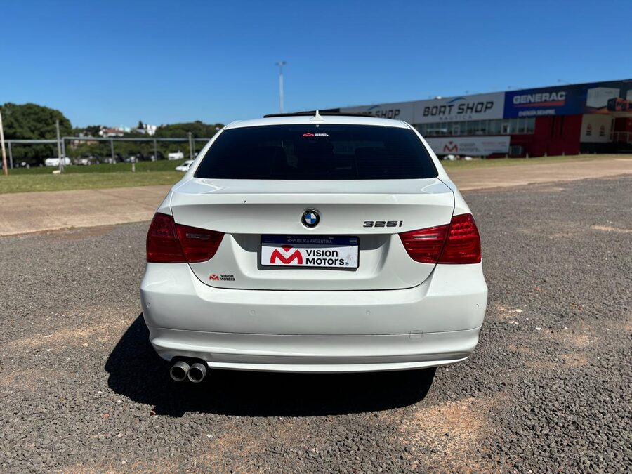 BMW 325I EXECUTIVE. Recibo vehículos de menor y mayor valor