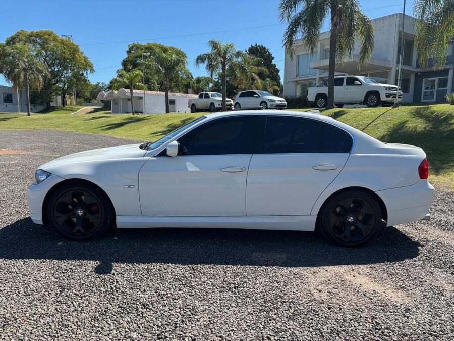 BMW 325I EXECUTIVE. Recibo vehículos de menor y mayor valor