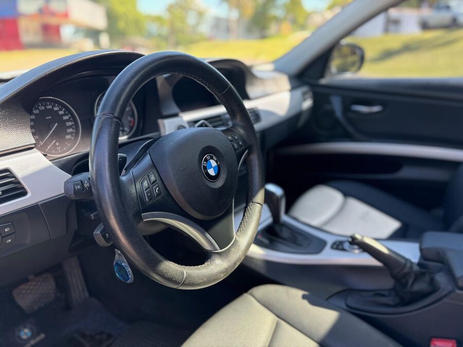 BMW 325I EXECUTIVE. Recibo vehículos de menor y mayor valor