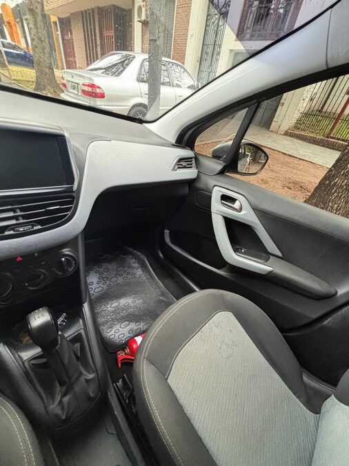 VENDO PEUGEOT 208 2015 1.5 ALLURE TOUCHSCREEN