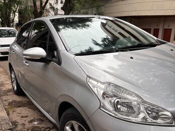 VENDO PEUGEOT 208 2015 1.5 ALLURE TOUCHSCREEN