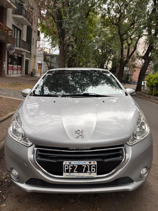 VENDO PEUGEOT 208 2015 1.5 ALLURE TOUCHSCREEN