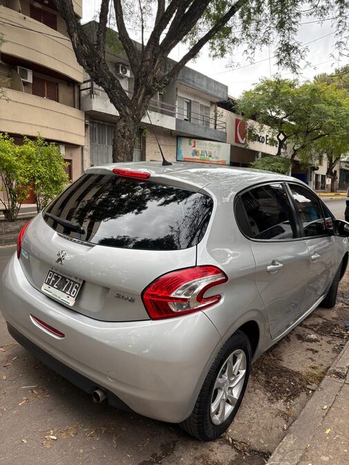 VENDO PEUGEOT 208 2015 1.5 ALLURE TOUCHSCREEN
