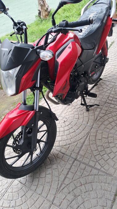 Honda cb 125 twister