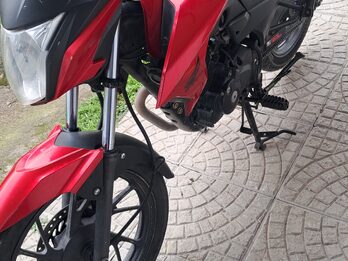 Honda cb 125 twister