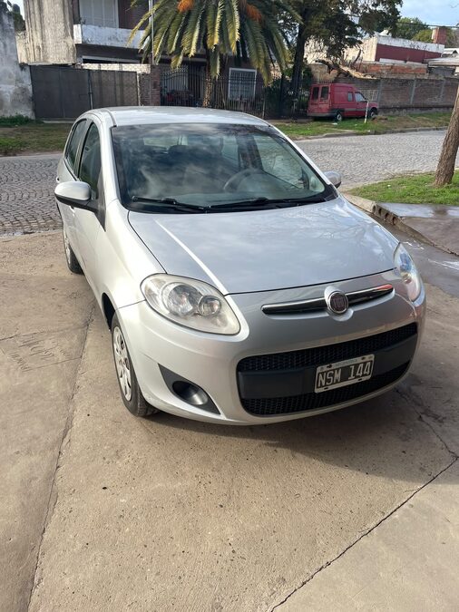 Palio  2014 140.000km. Vendo o permuto mayor-menor