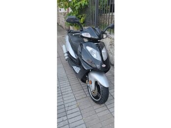 VENDO MOTO SCOOTER - BUEN ESTADO EN GENERAL