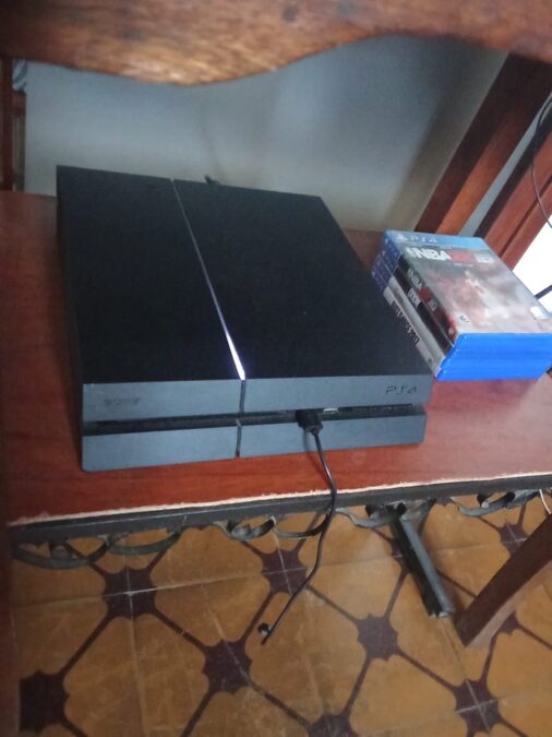Play 4 + 1 joystick