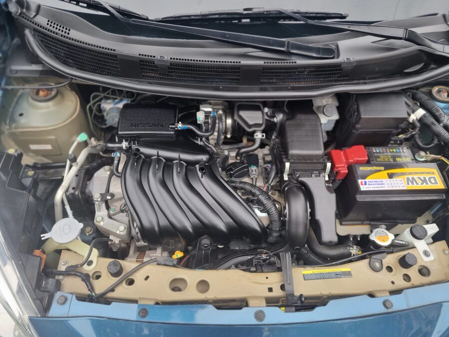Excelente Nissan March 1.6 Pure Drive MT