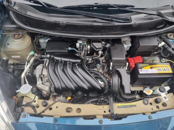 Excelente Nissan March 1.6 Pure Drive MT