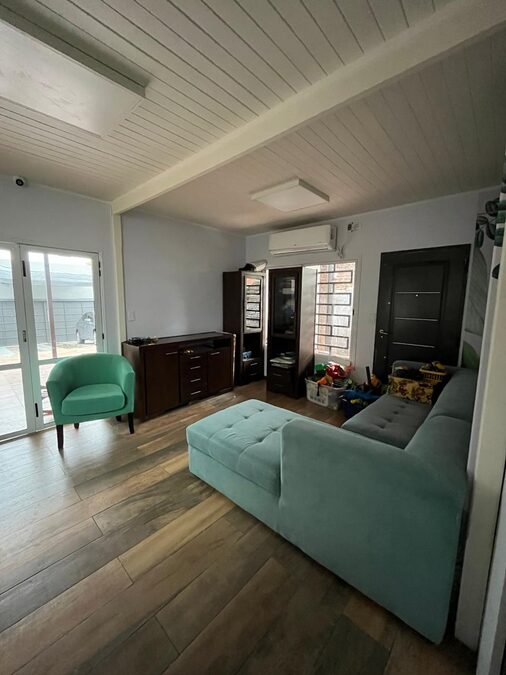 CASA A LA VENTA EN CALLE NEUQUEN