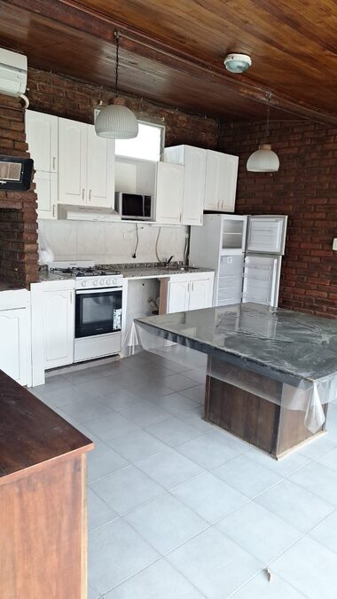 Alquilo casa