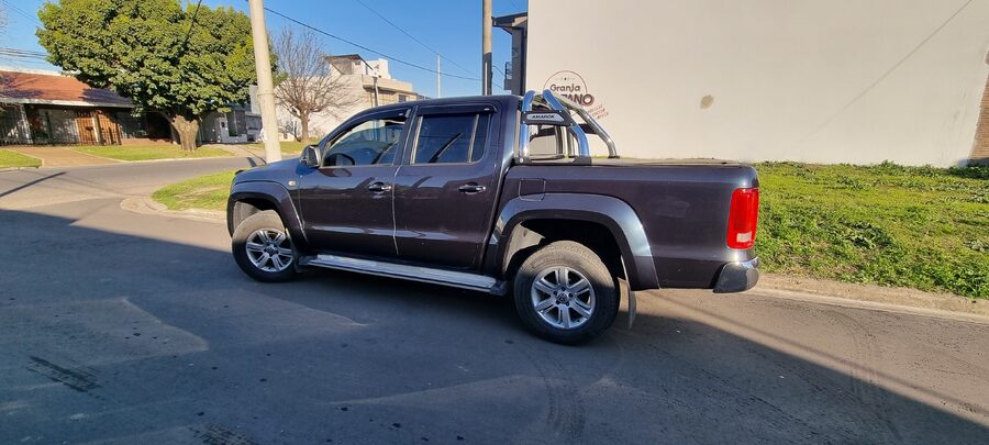 Vendo Amarok 2.0 tdi Highline Pack 4x2 2011