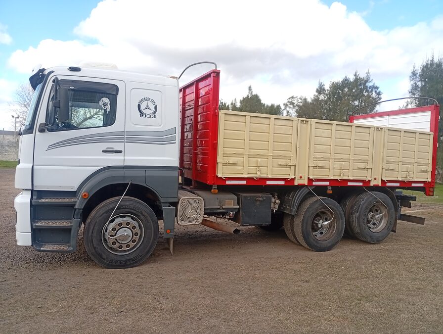 CAMION MB AXOR 6X2 BALANCIN