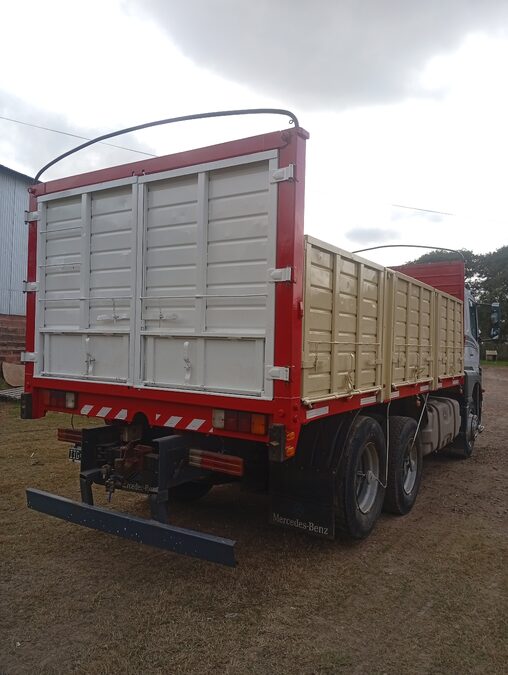 CAMION MB AXOR 6X2 BALANCIN