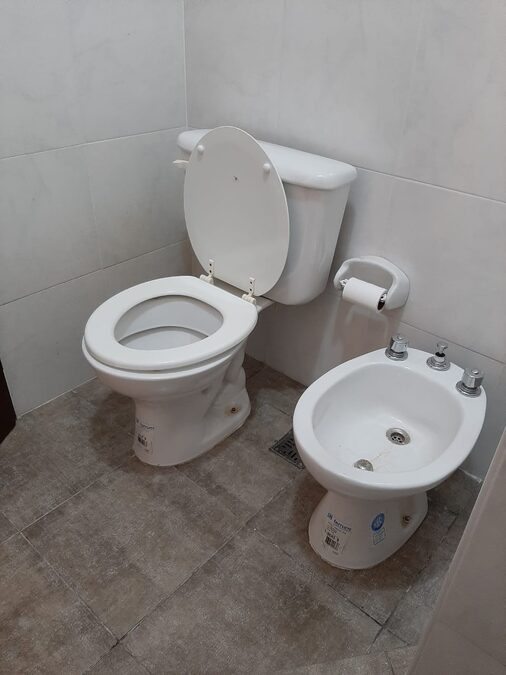 ALQUILO CALLE MAIPU DPTO.1 DORM.C/BALCON
