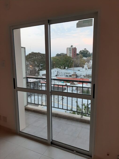 ALQUILO CALLE MAIPU DPTO.1 DORM.C/BALCON