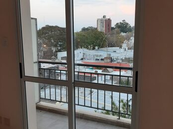 ALQUILO CALLE MAIPU DPTO.1 DORM.C/BALCON