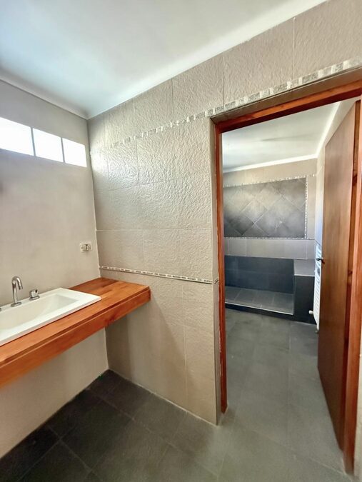 Vendemos excelente casa sobre calle Salta