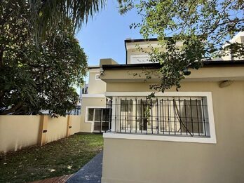 Vendemos excelente casa sobre calle Salta