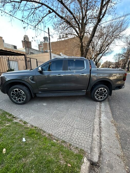 Ford Ranger 2.0 Cd 4x4 Limited Automática 210cv [año 2025] impecable.-