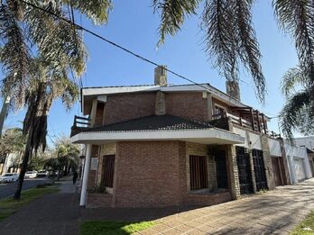 Gran esquina en venta zona plaza saenz peña